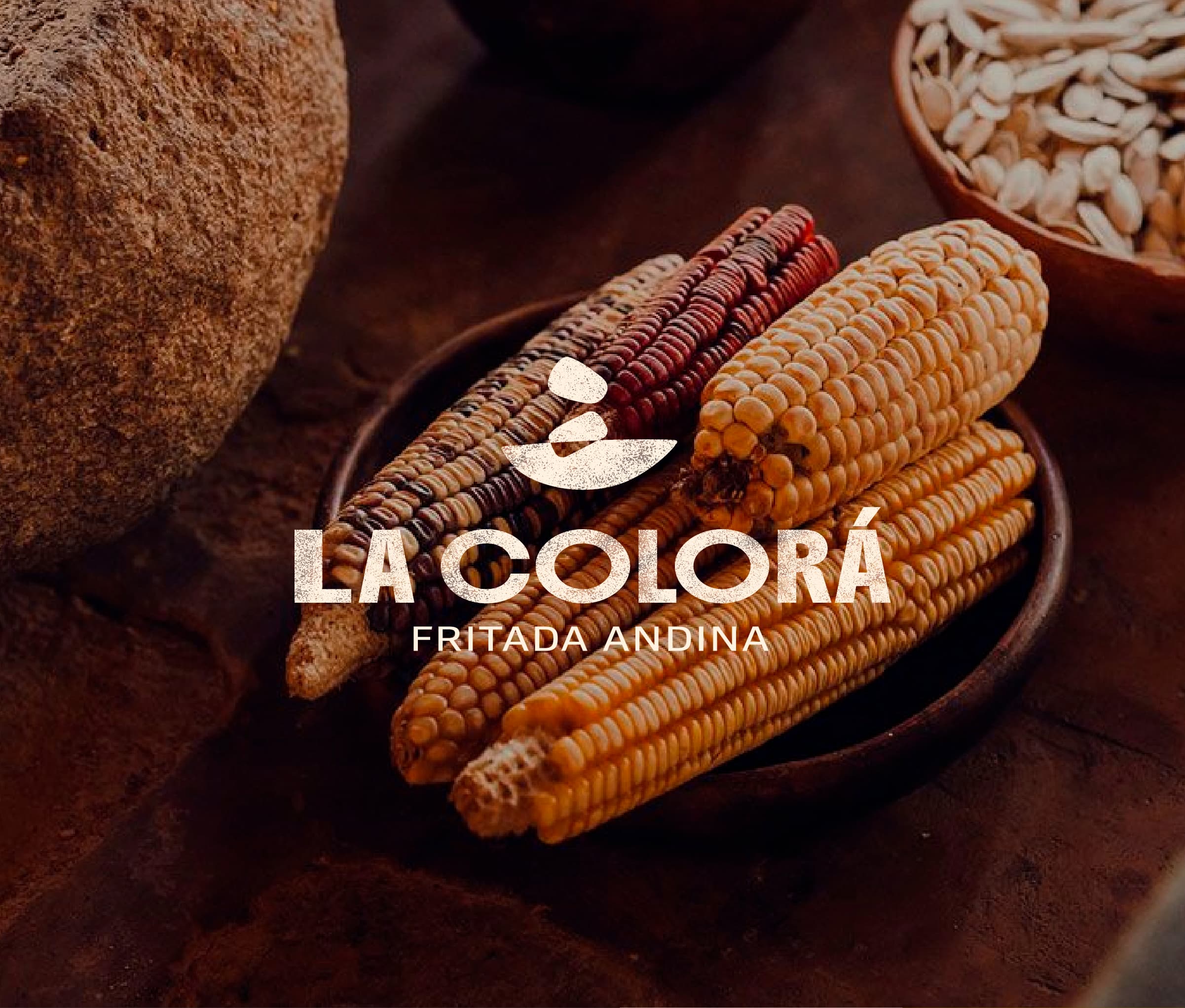 La Colorá: fritada andina, identidad sobre maíz de colores
